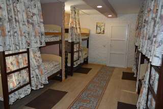 Хостелы Sweetdream Hostel Харьков Кровать в общем номере для мужчин и женщин с 10 кроватями-8
