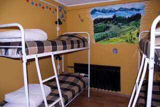 Хостелы Sweetdream Hostel Харьков Кровать в общем 4-местном номере для мужчин и женщин-3